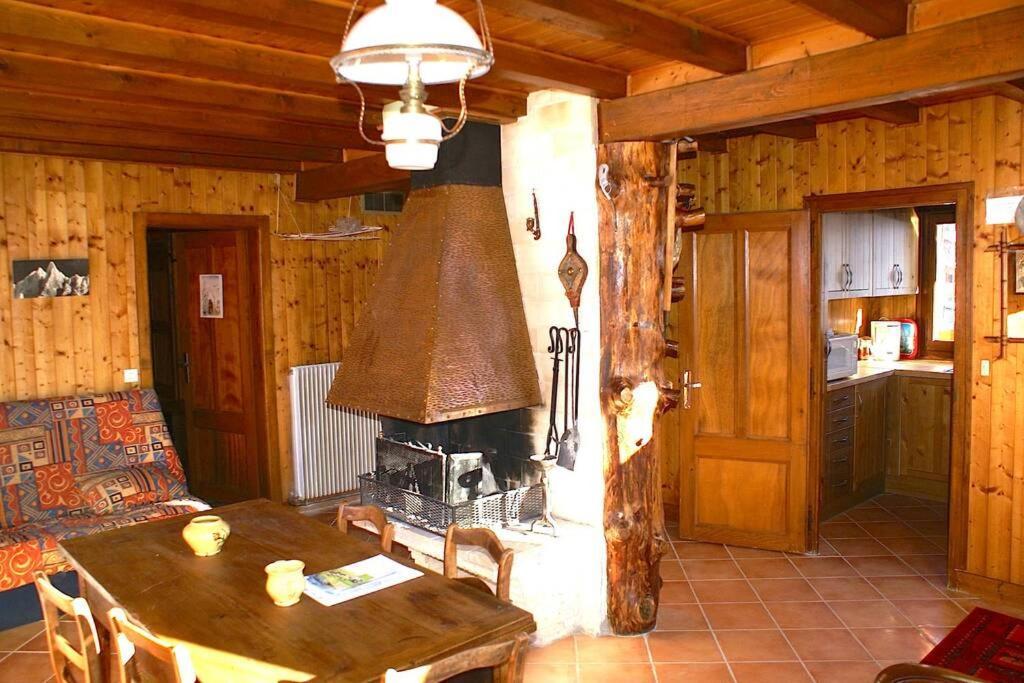 Charmant Appartement Dans Chalet لي كارو داراش المظهر الخارجي الصورة